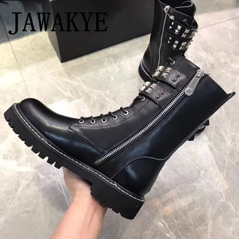 Ботильоны в стиле панк с серебряными заклепками и шипами; женская обувь ...