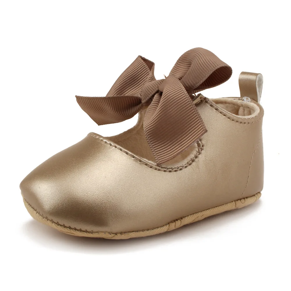 Обувь из искусственной кожи для маленьких девочек 0-18 месяцев; обувь принцессы с бантиком для новорожденных; Новинка; мягкая обувь для