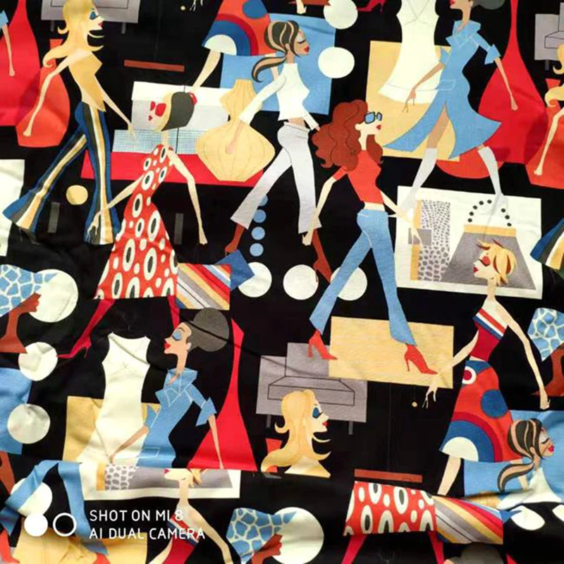 黑底美女时装秀-800