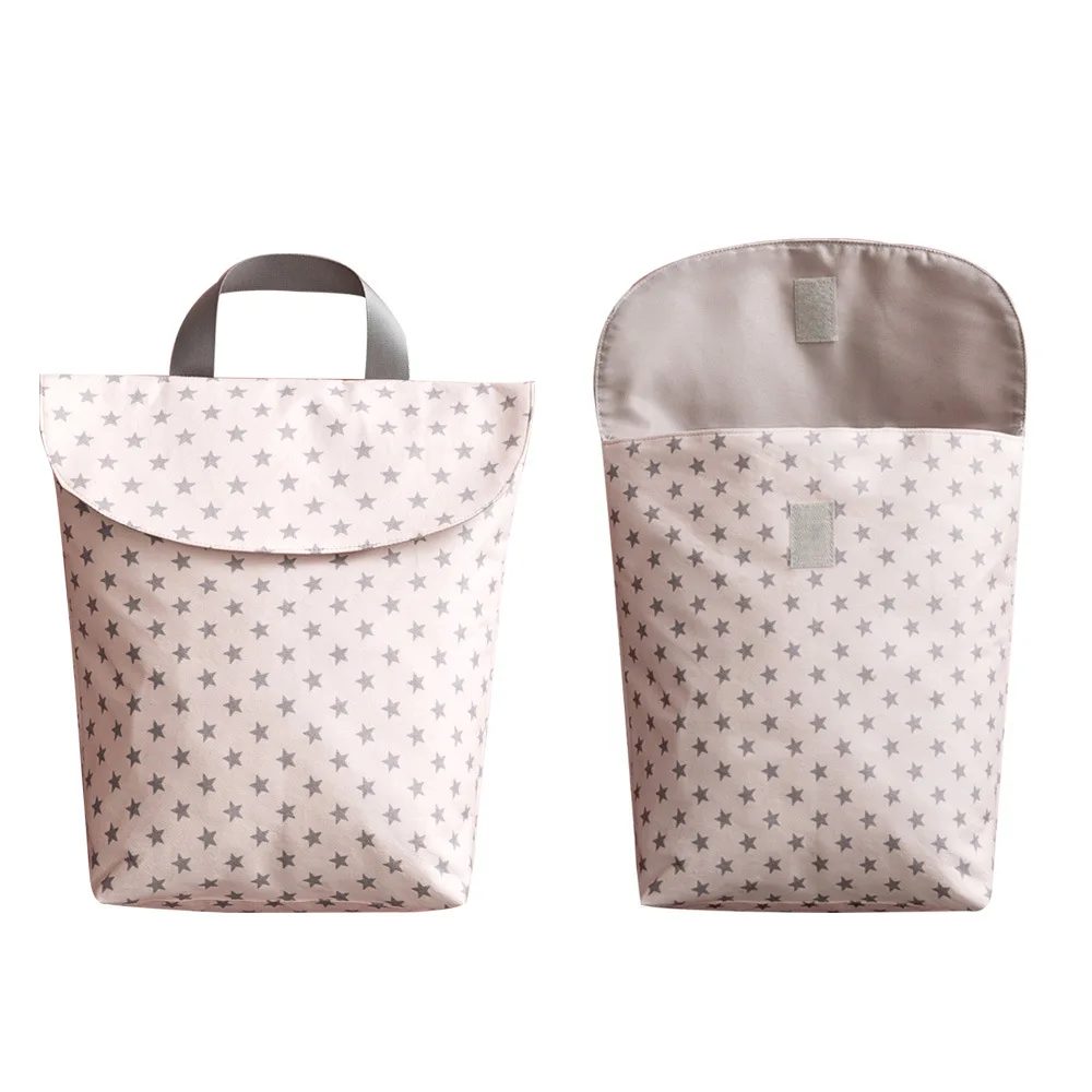 Baby diaper storage bag paper diaper baby bottle urine non-wet diaper bag out carrying bag small children's products travel