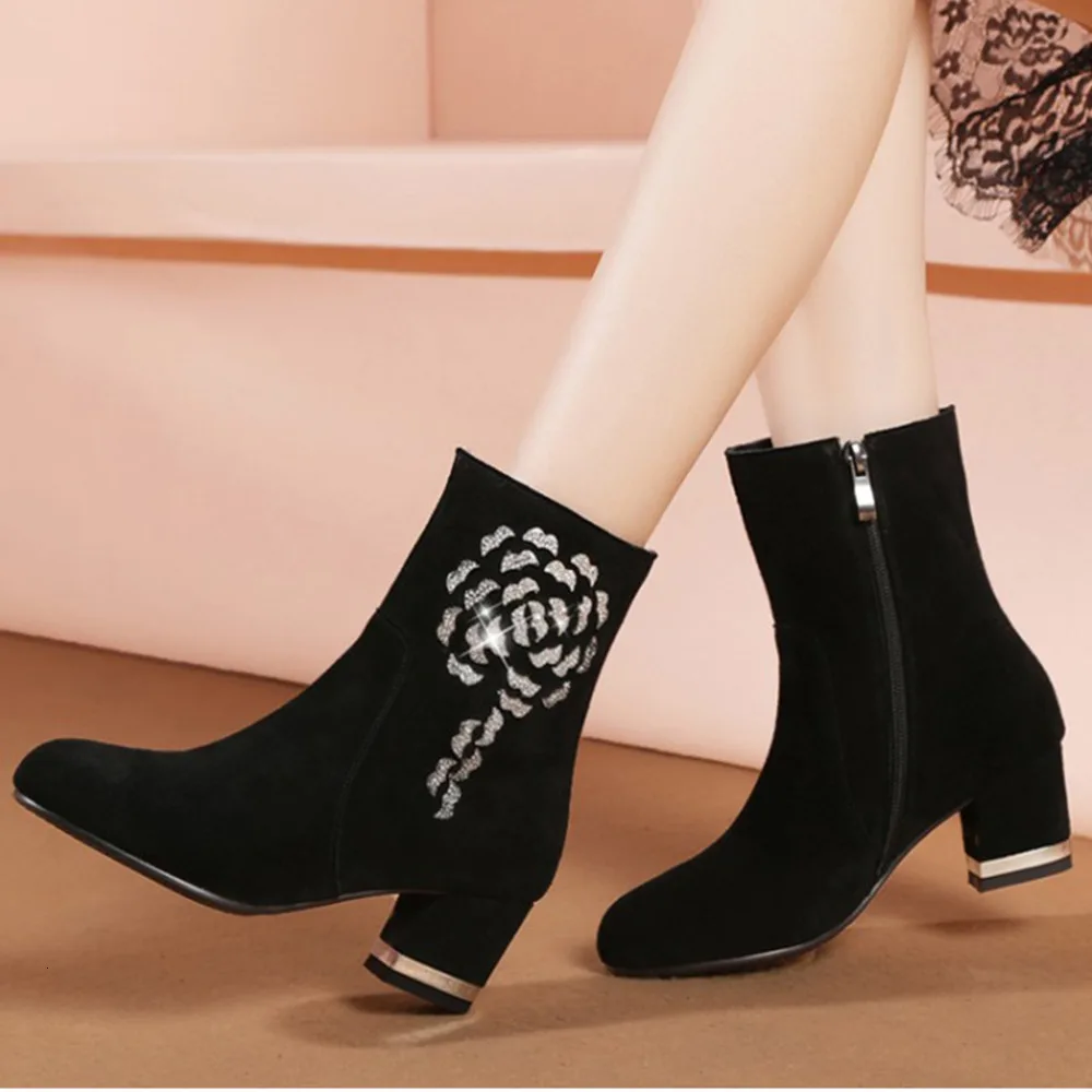

BELLECOM 2019 Autumn and Winter New Type of Women's Boots, Grinded Leather Shoes, Coarse heels, Single Boots and Ankle Boots