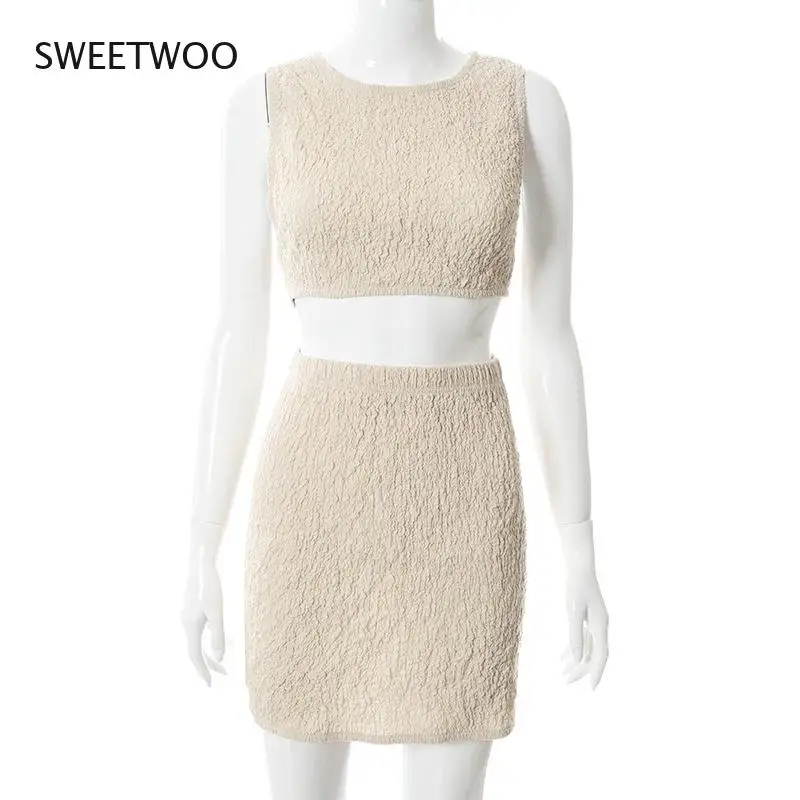 Рисунок 6 - Женский плиссированный костюм из двух предметов