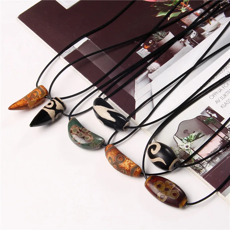 Gree Moon Shape Dzi Agat Necklace Women Elegant Vintage Bronze Tibetan Agat Beads Collar Men Black Leather Choker Birthday Gift - Image 4
