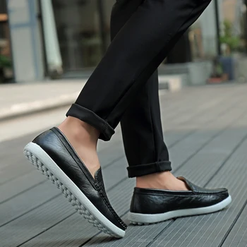 

leisure shoes 2020 summer on sale zapatillas sapatos hombre mens loafer Shoes Casual Fashion Sneakers Breathable slipon comfort