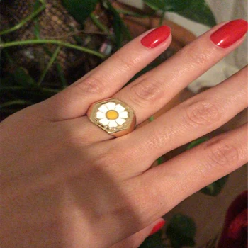 

Lovely Daisy Flower Engraved On Hexagon Ring US size 6.5 Wide Gold Color Jewelry For Women Girl Gift New Arrivals High Quality