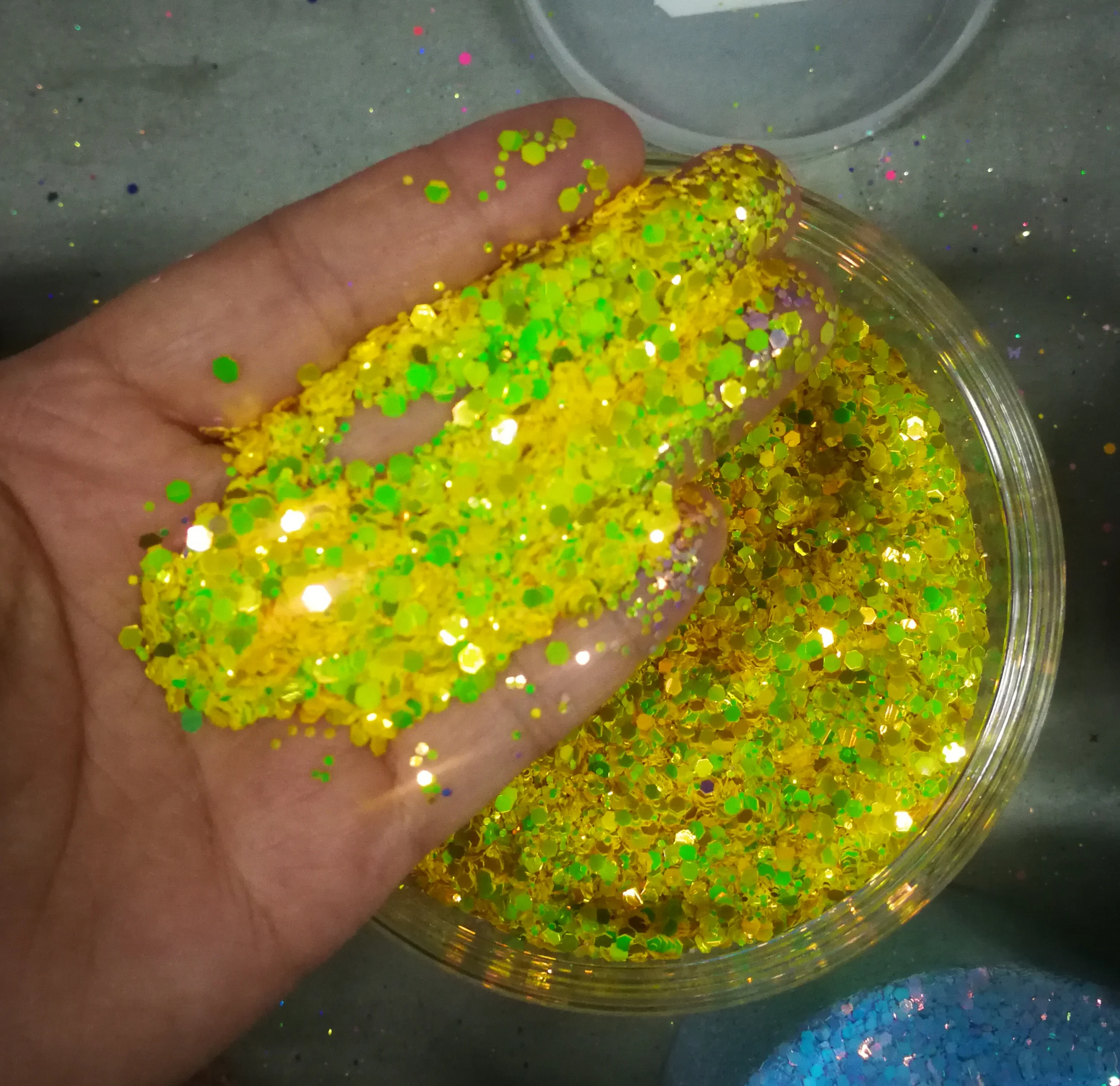 

50g 1/3mm Mix Hexagon Chameleon Glitter Sequins Sparkly For MAKEUP/BODY/CRAFT Nail Design Flakes Chunky Glitters Manicure @UI4&8