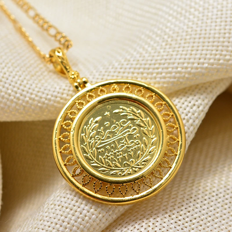 Gold coin locket Clearance