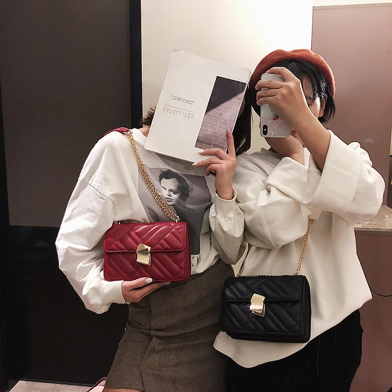 

2019 new sewing thread three-dimensional small square bag lock buckle single shoulder slanted female bag