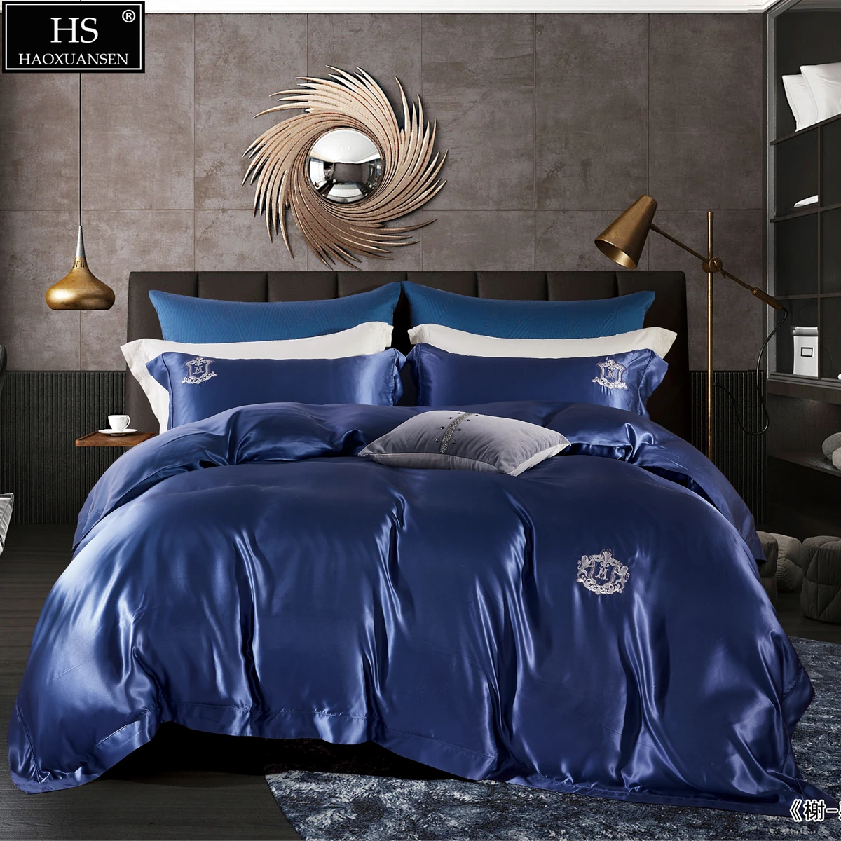 Sapphire Blue 26momme Mulberry Silk Bedding Sets Yarn Dyed Embroidery