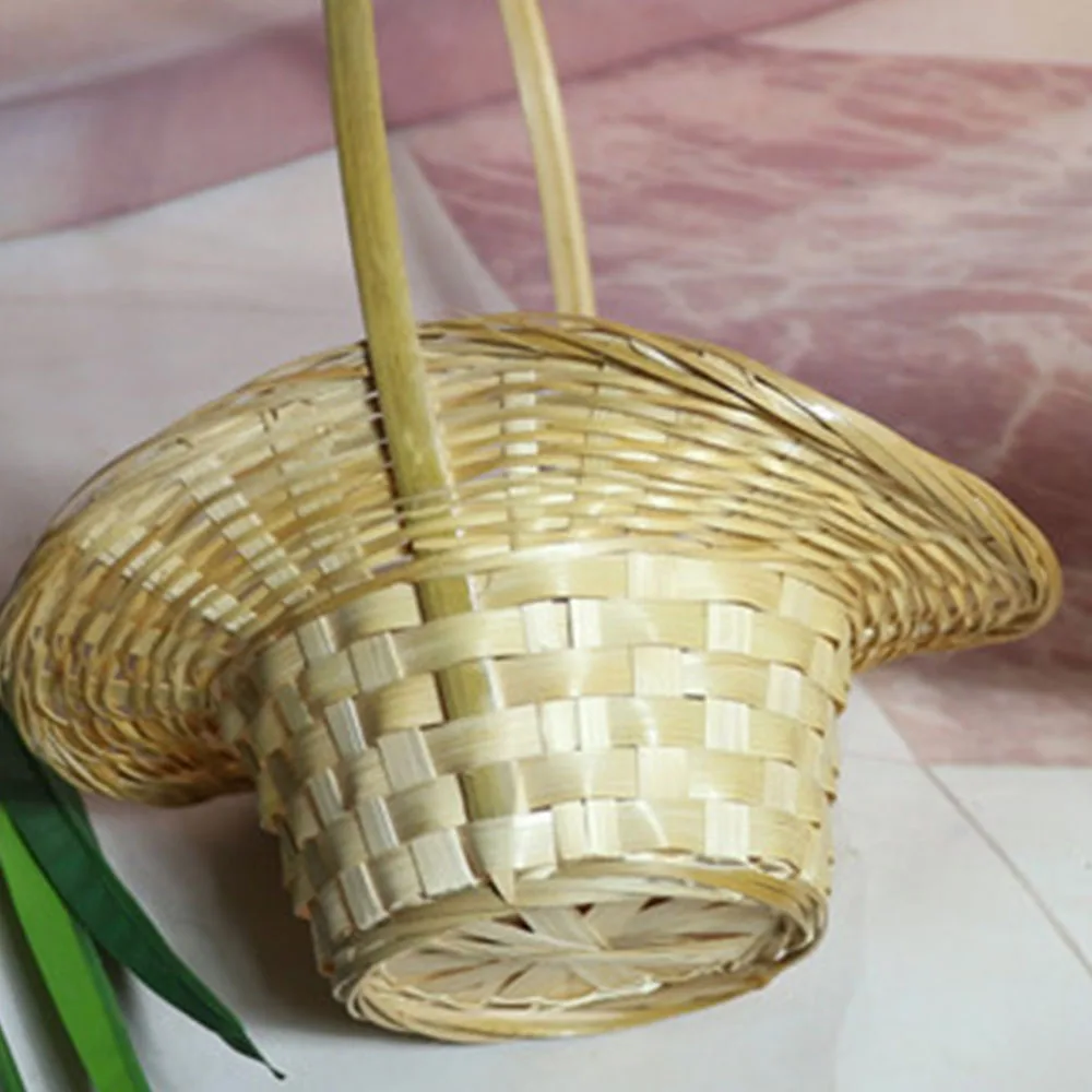 Плетеная корзина для подружки невесты с цветочным узором конфетти конфеты