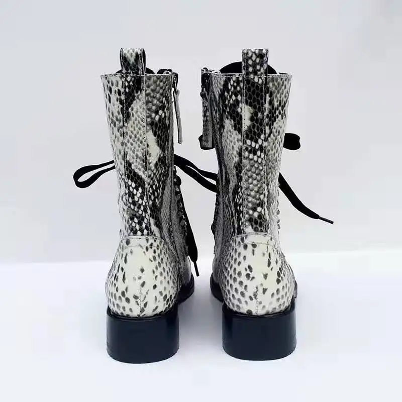 Manlinaya/фирменный дизайн; ботинки до середины икры с серебряной цепочкой; женская обувь из натуральной кожи на шнуровке; зимние теплые женские ботиночки на квадратном каблуке