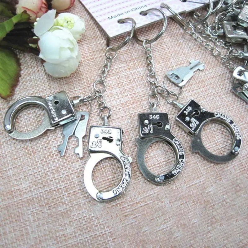 

1pc Fashion Creative Men Metal Handcuffs Shape Chain Keychain Keyring Key Ring Jewelry Gift keyfob Mini size