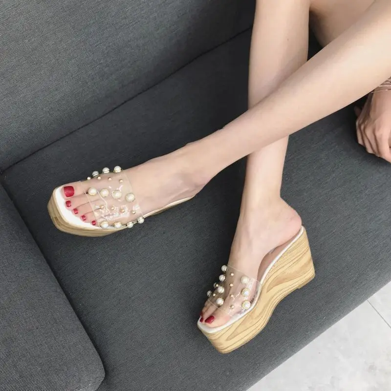 

Transparent Slippers Slides Shoes Without Heel Platform Med String Bead On A Wedge Sliders Flat Luxury 2019 Fashion Basic