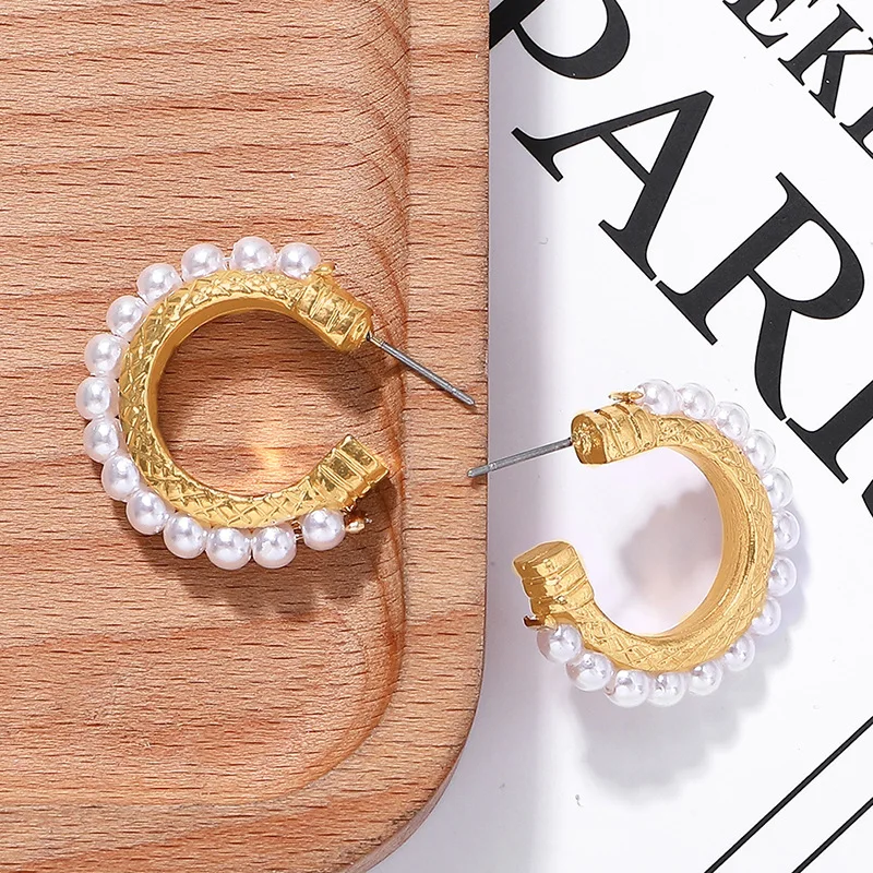 Пара минималистичных золотых металлических жемчужин, маленькие серьги-кольца для женщин, женские модные серьги в форме СС вечерние массивные серьги, ювелирное изделие