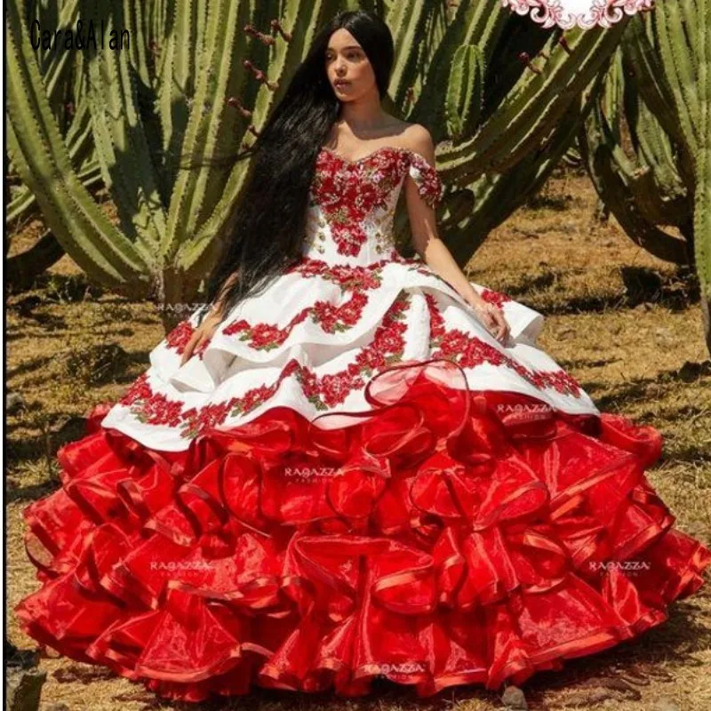 С цветочным рисунком, с рюшами, на Charro Бальные платья с открытыми плечами Пышная юбка принцессы с кружевом и вышивкой сладкий 16 платья для девочек маскарадное для выпускного вечера платья - Цвет: same as picture