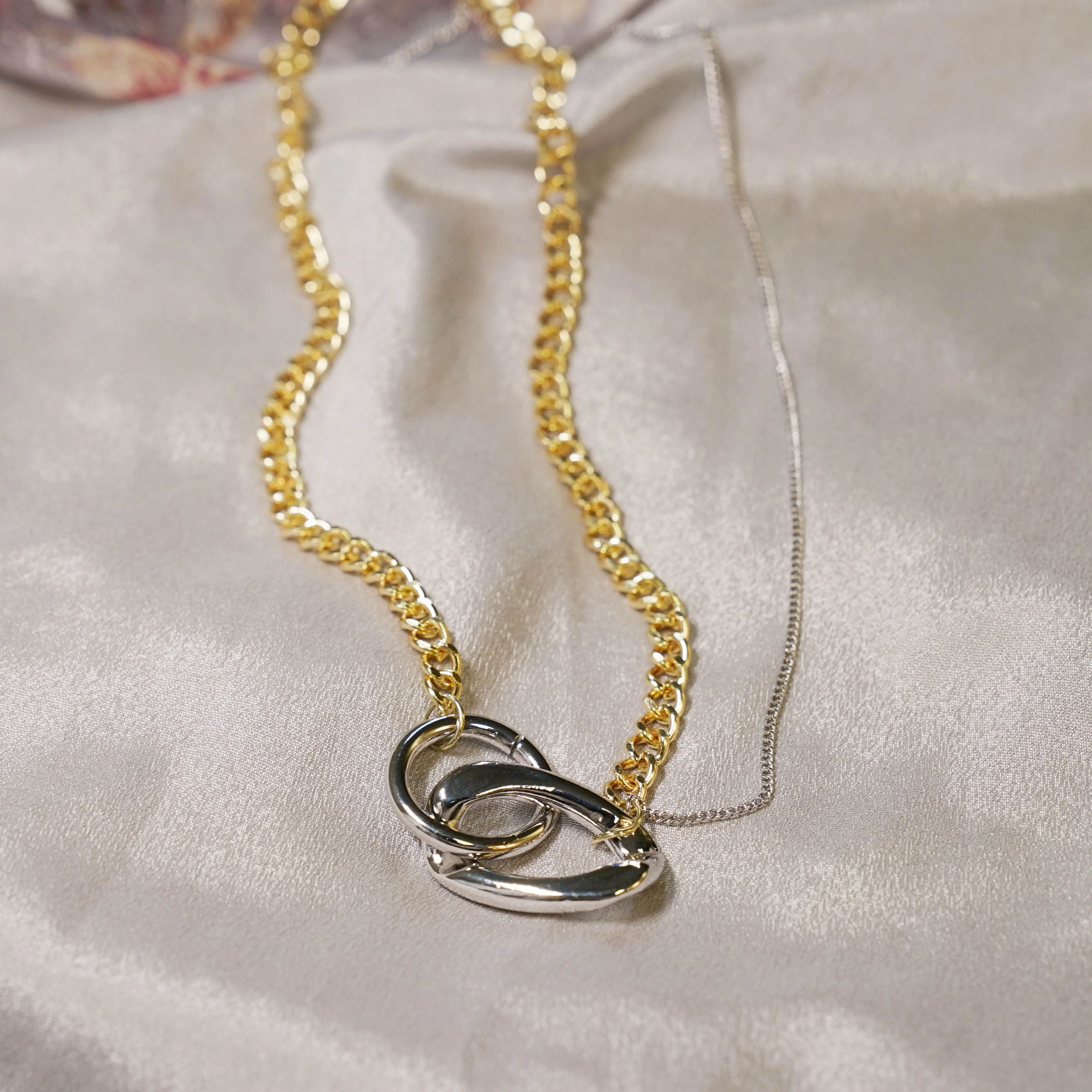 Women's Golden Folded Belt Chain 2 Silver Rings As Pendants 2022 Trendy