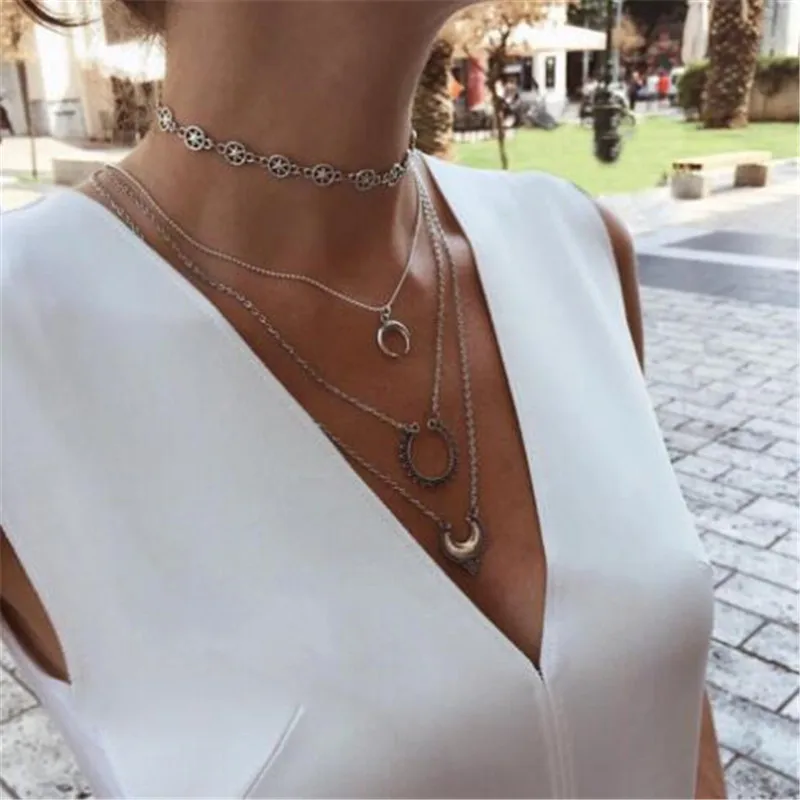 

WKOUD 4 Pcs/ Set Retro Fashion Moon Stars Pendant Multilayer Necklace Women Exquisite Silver Clavicle Chain Simple Party Gift