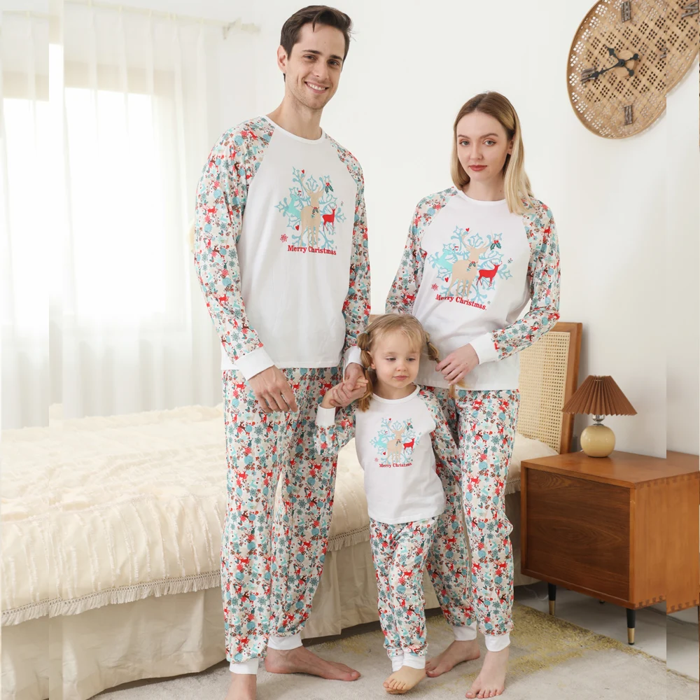 Ensemble de pyjamas de Noël assortis pour la famille Look de famille