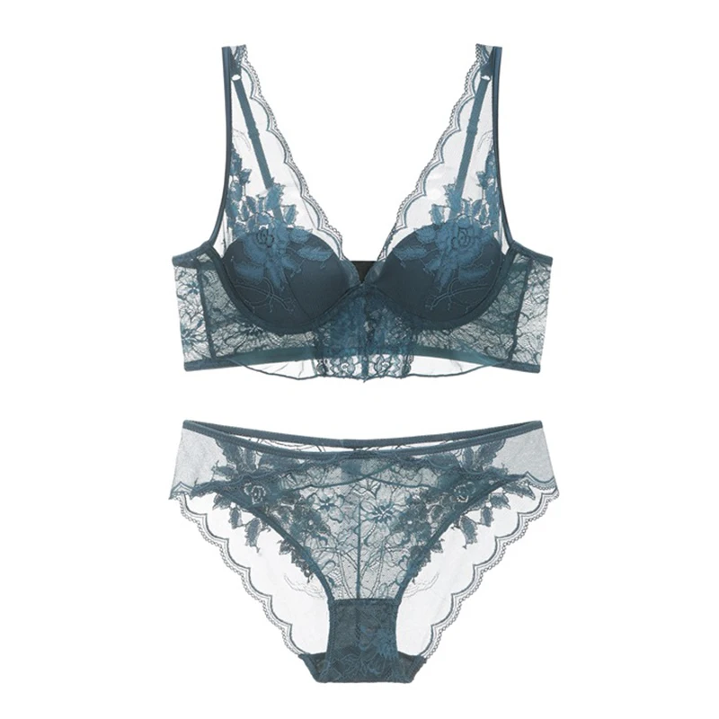 Комплект женского кружевного нижнего белья с чашками пуш-ап и V-образным вырезом |