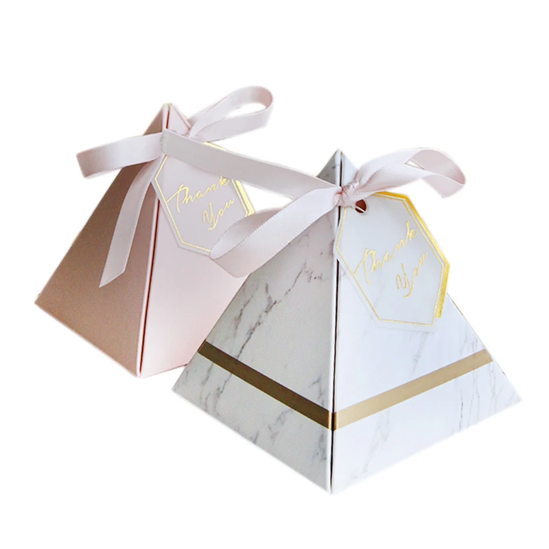 

100Pcs Europe Triangular Pyramid Style Candy Box Wedding Favors Party Supplies Paper Gift Boxes with THANKS Card Ribbon
