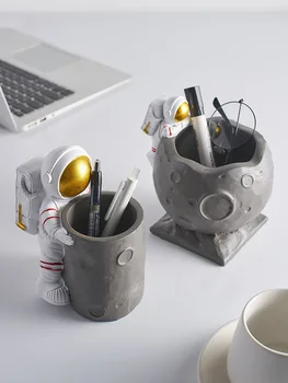 

Nordic Figurine Astronaut Ornament Table Crafts Pen Holder Ornament Decor Crafts Figurines Micro Landscape Home Decoration Gifts