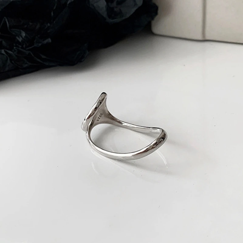 Anello geometrico alla moda aperto con forme irregolari_voghion.com