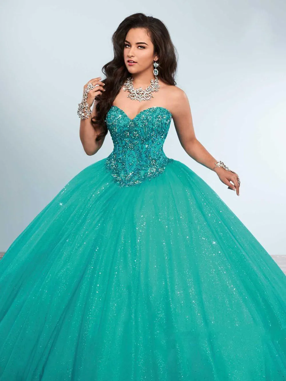 

Green Ball Gown Quinceanera Dresses Sweetheart Crystal Beaded Tulle Floor Length Corset Masquerade Ball Gowns Sweet Dress