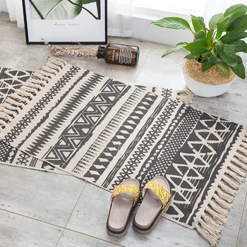 

2020 new retro celebrity style simple cotton and linen hand-woven floor mat living room bedroom mat tassel carpet door mat