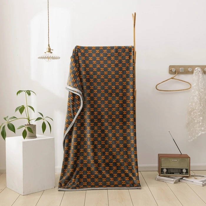 

Adult Blanket Bedspread Plaid on the bed Winter Blankets for Sofas Decorative Flannel Soft Cozy Bedsheet Home Textile Gifts