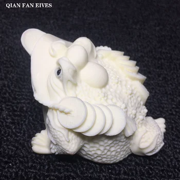 

White three-legged gold toad figurines， modern art sculpture ，Home lucky mascot decoration，Car decorations,Gift figurines