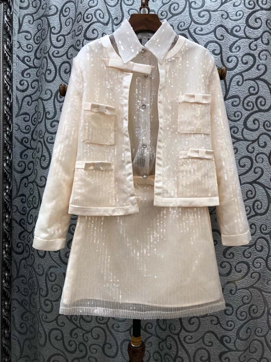 

2019 Long sleeve jacket + symmetrical pocket jacket + Half skirt suit 731