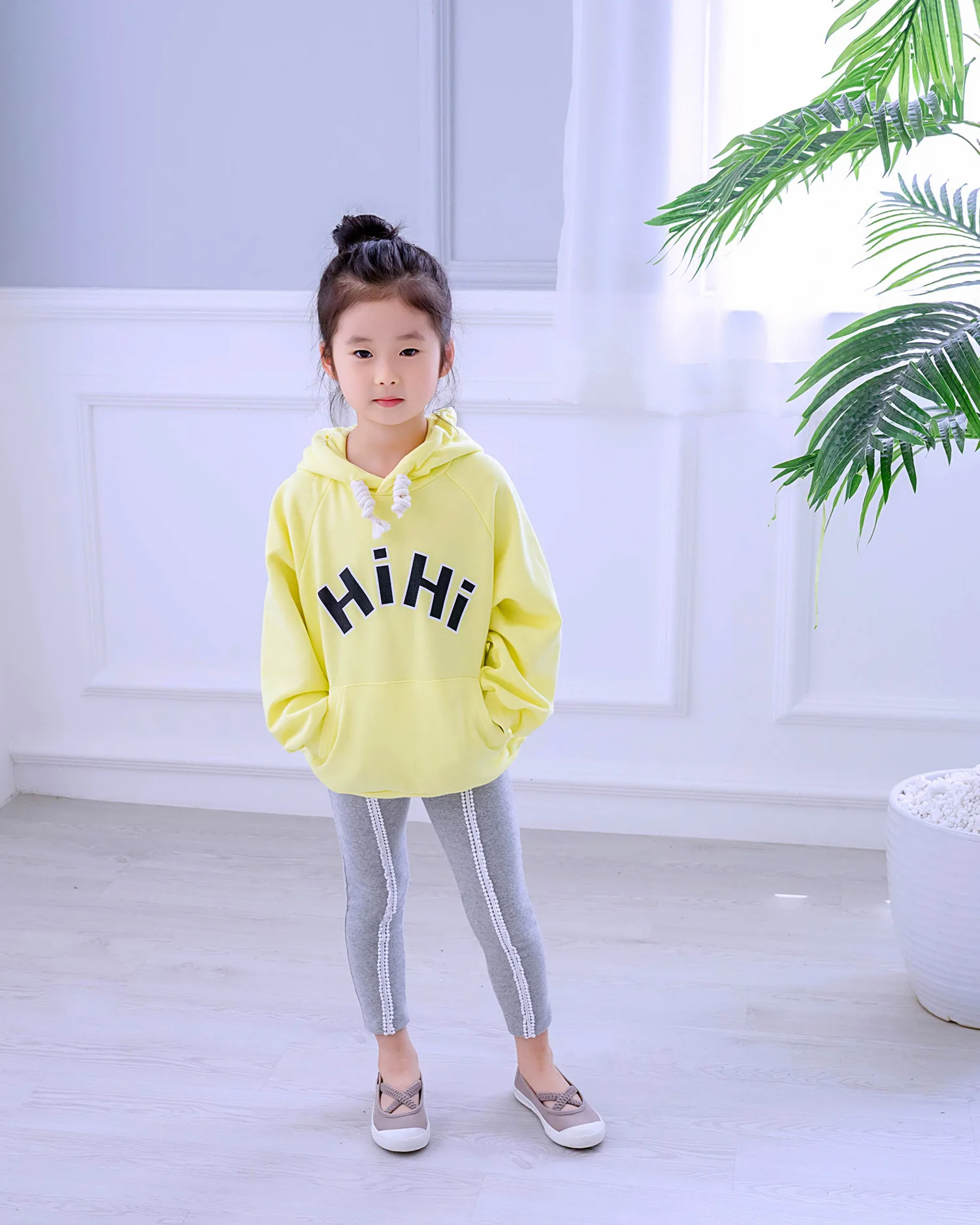 Осень Новое поступление Модные одинаковые комплекты для семьи HI Марка new fashion HI Street одежда с капюшоном Кофты семья из трех человек толстовки с карманами, детская одежда