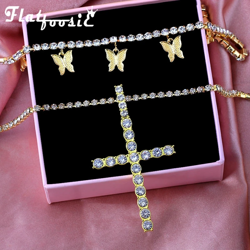 

Flatfoosie New Punk Cross Crystal Pendant Necklace for Women Multilayer Bling Butterfly Rhinestone Choker Necklace Jewelry Gift