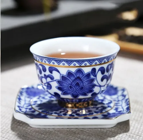 Маленькая чайная чашка с блюдцем цветок синий и белый фарфор чайная чаша Цзиндэчжэнь керамическая чайная чашка кунг-фу кофейная пивная винная кружка - Цвет: B