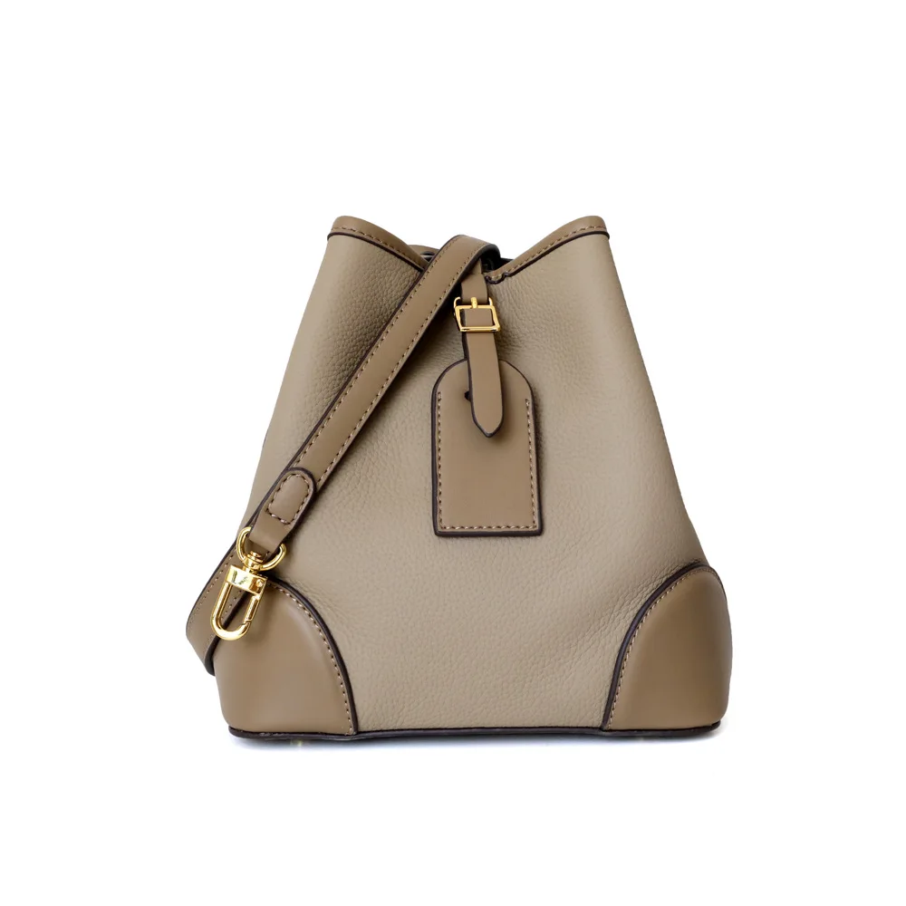 

2020 New Style Full-grain Leather Pull-belt Bucket Bag Versatile Joint Small Embossed Leather Crossbody Bag Shoulder Bucket bag
