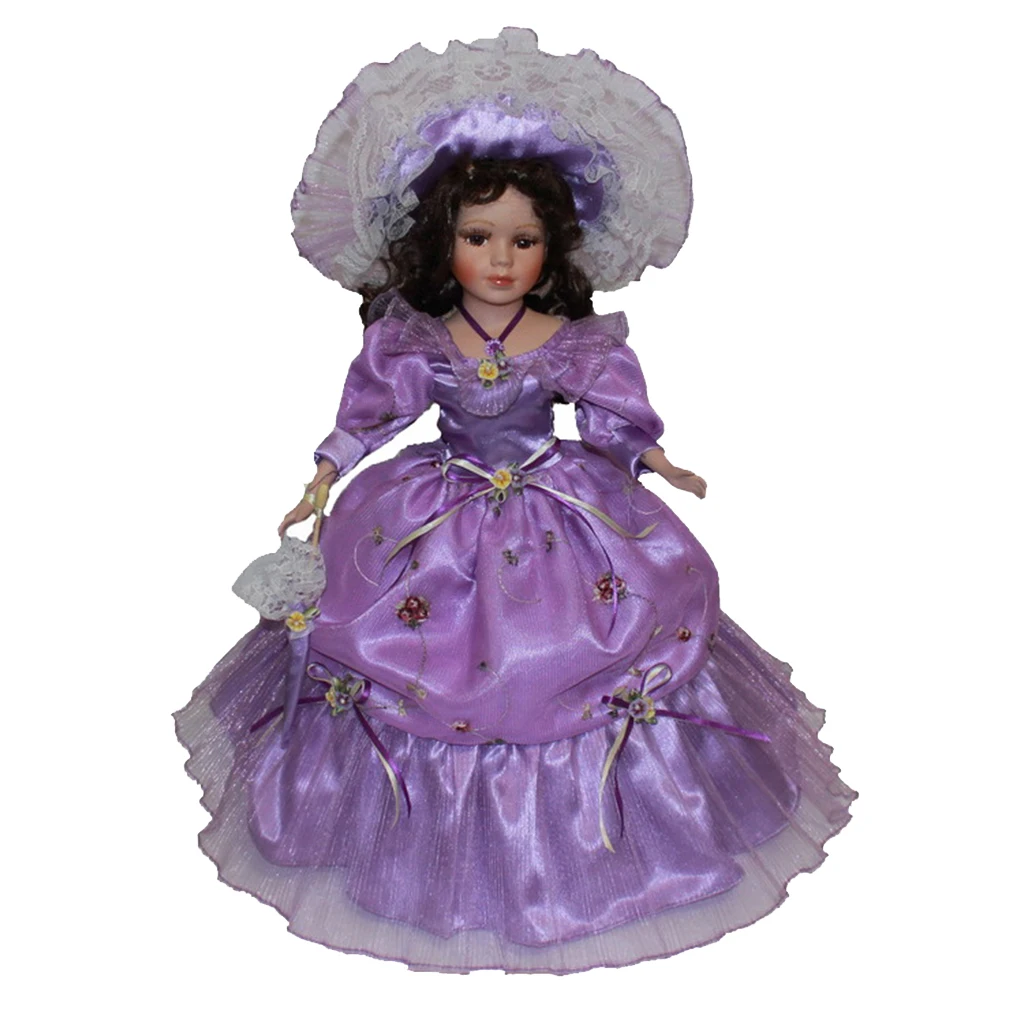 Фарфоровая Кукла 16 дюймов стоящая королева с фиолетовым платьем, кружевная отделка и подходящая шляпа и вьющиеся черные волосы