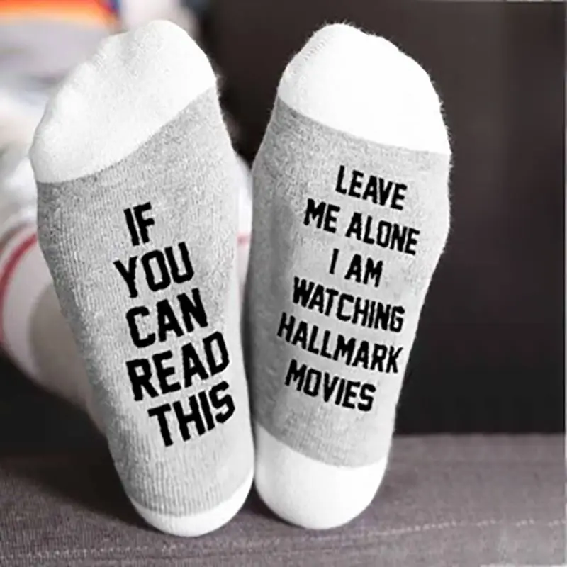 Женские носки с буквенным принтом; новые модные повседневные женские теплые носки; сезон осень-зима;