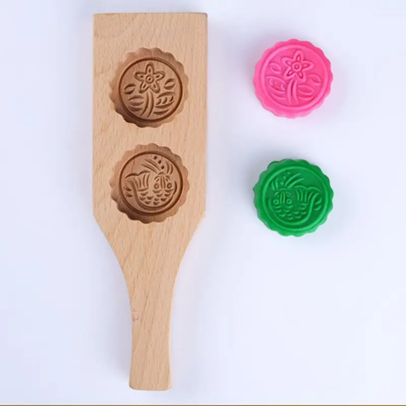 1 Pc Wood Mooncake Mold Chinese Style Pastry Baking Mold Cookies 3D Flower Fish Fondant Pastry Decorating Tools - Цвет: 2