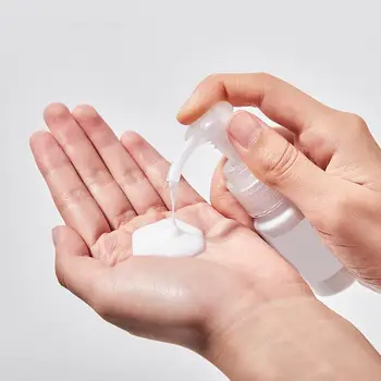 

Refillable Bottle 4Pcs Travel Portable Disinfectant Shampoo Dispenser Refillable Empty Bottle Cosmetics Holder