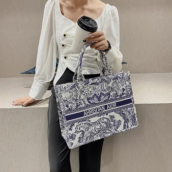 

Luxury Design Women Large capacity Beach Bag Canvas jungle Mom Tote Bag printed Embroidery fashion Handbag High quality