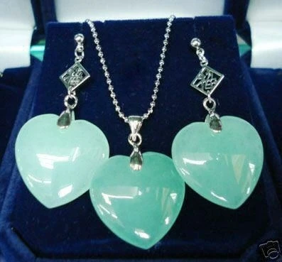 

Hot sell free shipping wholesale beautiful silver plated heart shape green jade earring and pendant jewelry set