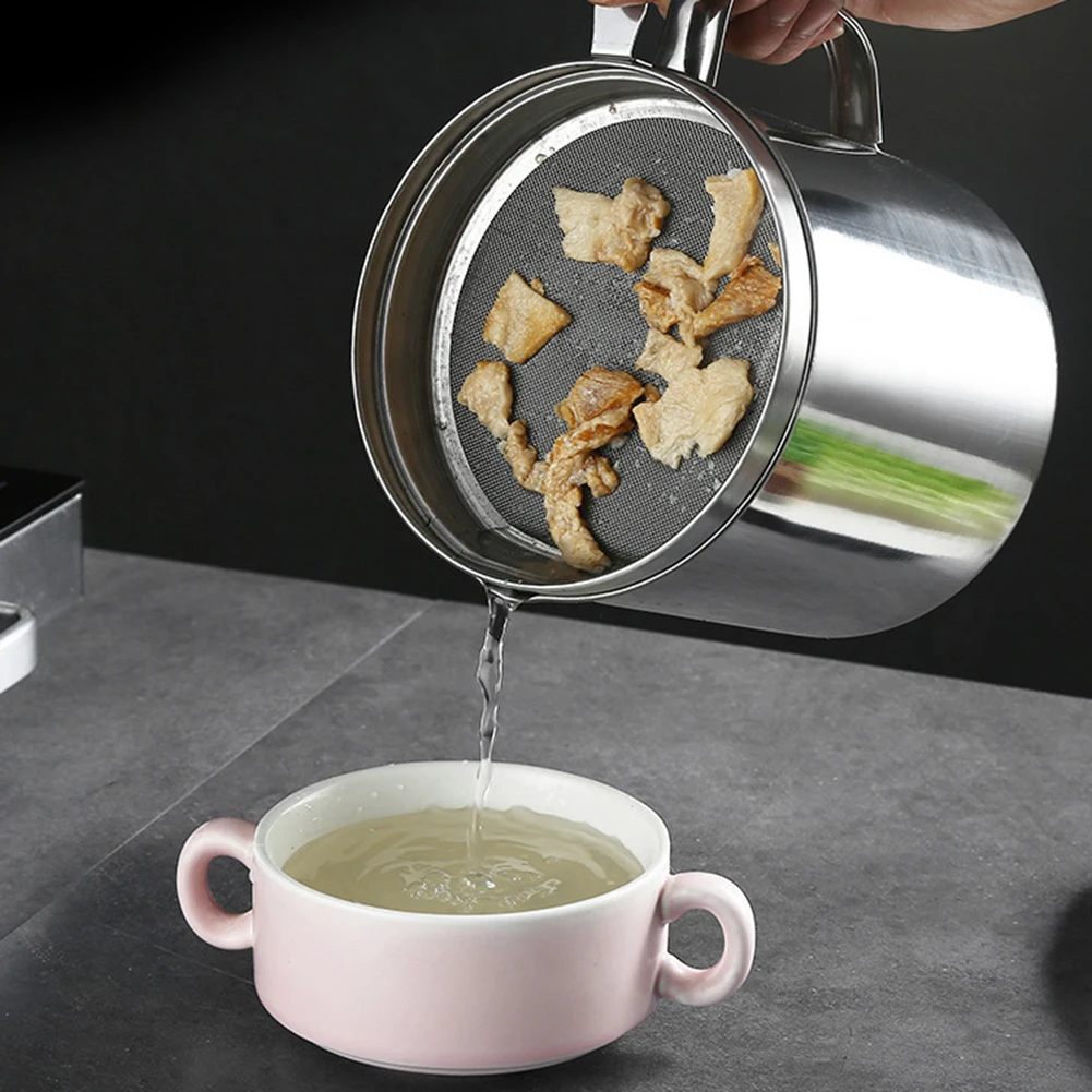 

Stainless Steel Oil Strainer Container Pot Kettle Container with Filter Filtration Residue Household Oil Storage Tank Kitchen T