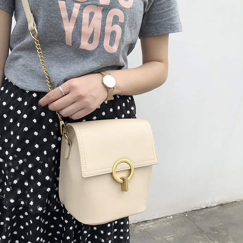 

2019 New Korean Version of Advanced Foreign Gas Bucket Bag Chain 100 Lap Oblique Satchel