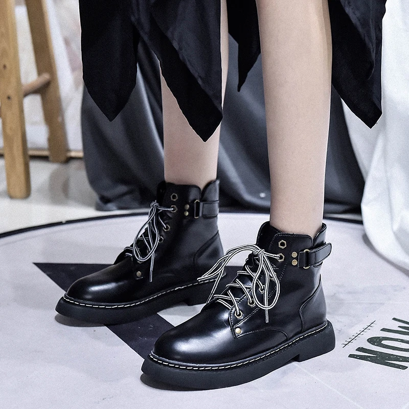 

Lace up Rivets Martin Boots Women Round Toe Ankle Boots for Women Short Plush Winter Shoes Women Botas Mujer