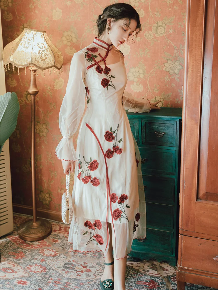 Cream apricot heavy industry rose embroidery improved cheongsam two-piece dress over pricing