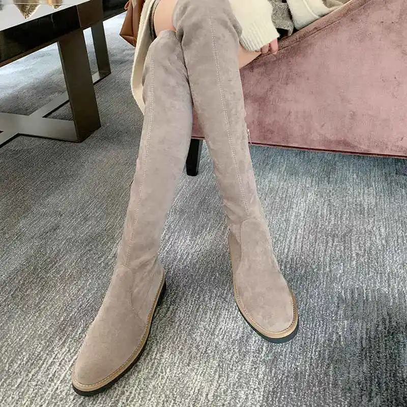 khaki Krazing pot/Новые корейские дышащие растягивающиеся сапоги из флока; Зимние Женские однотонные теплые сапоги до бедра на молнии с круглым носком на среднем каблуке; L39 - Цвет: khaki
