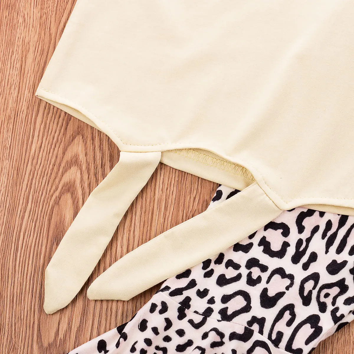 Комплект одежды из 3 предметов для маленьких девочек топы с короткими рукавами+ леопардовые брюки+ повязка на голову