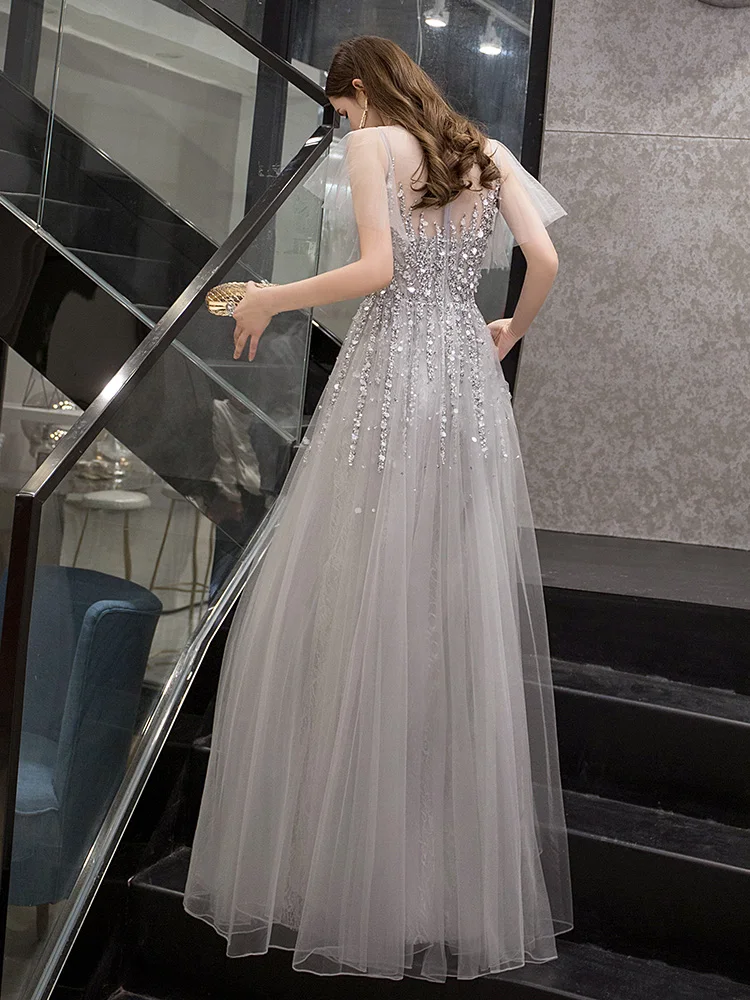 Elegant Gray Evening Dresses with Short Sleeves New Design Beaded Crystals Prom Party Gowns Tulle Floor Length Zipper Back