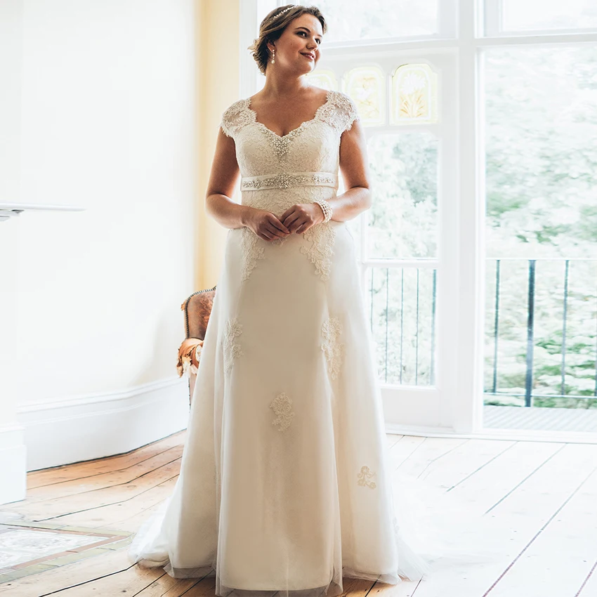 Элегантное кружевное свадебное платье с v-образным вырезом размера плюс с рукавом-крылышком, кружевное свадебное платье трапециевидной формы с поясом из бисера