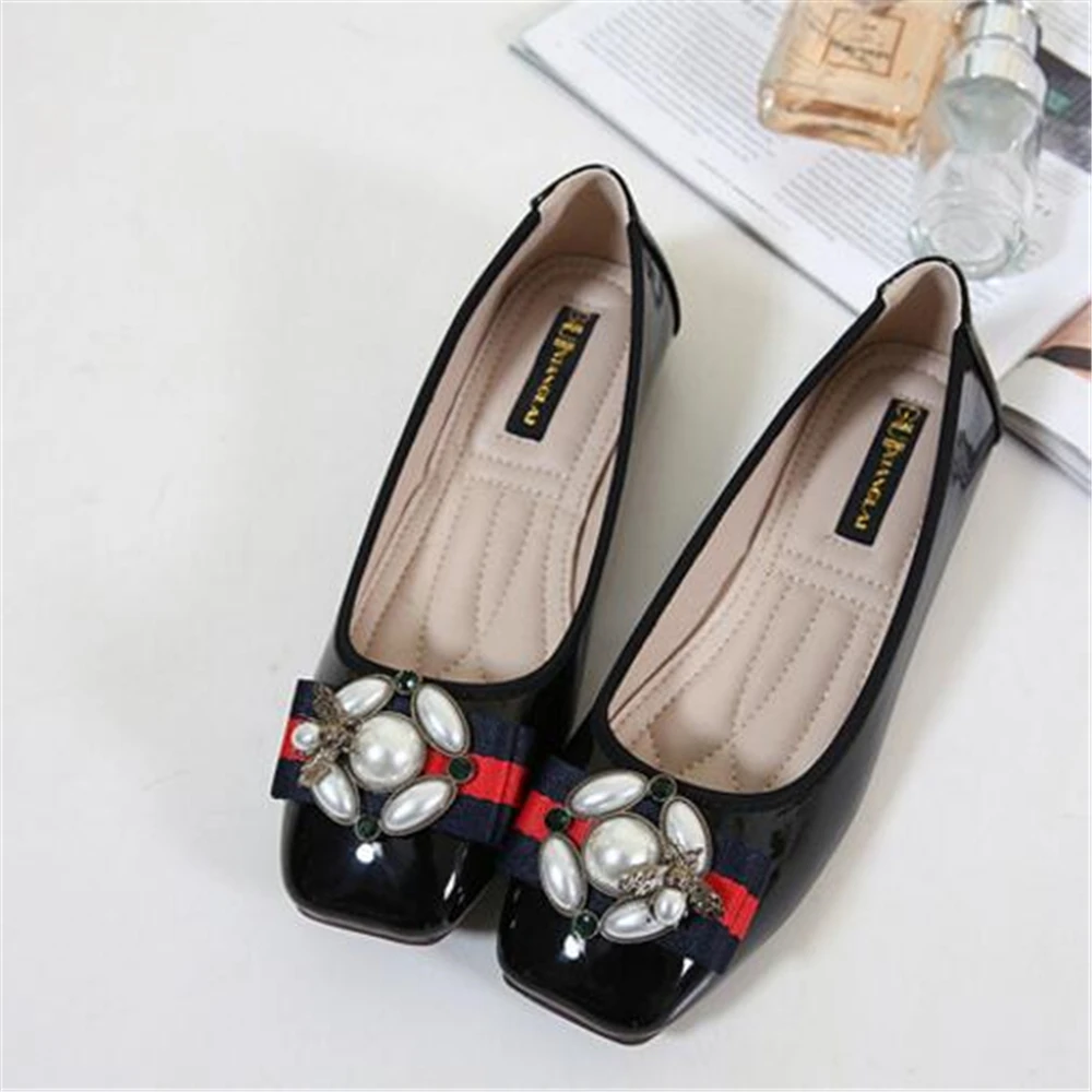 

Flat Shoes Woman Loafers Lady Boat Shoes Party Wedding Dress Soft Bottom Square Toe Striking Bee Flat Loafers Size 35-42 y1222